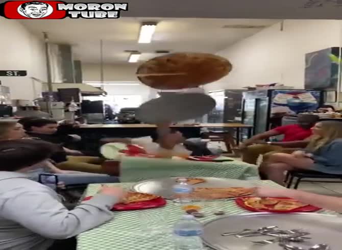 Video :A pizza maker attempts an expedited delivery and smashes his face